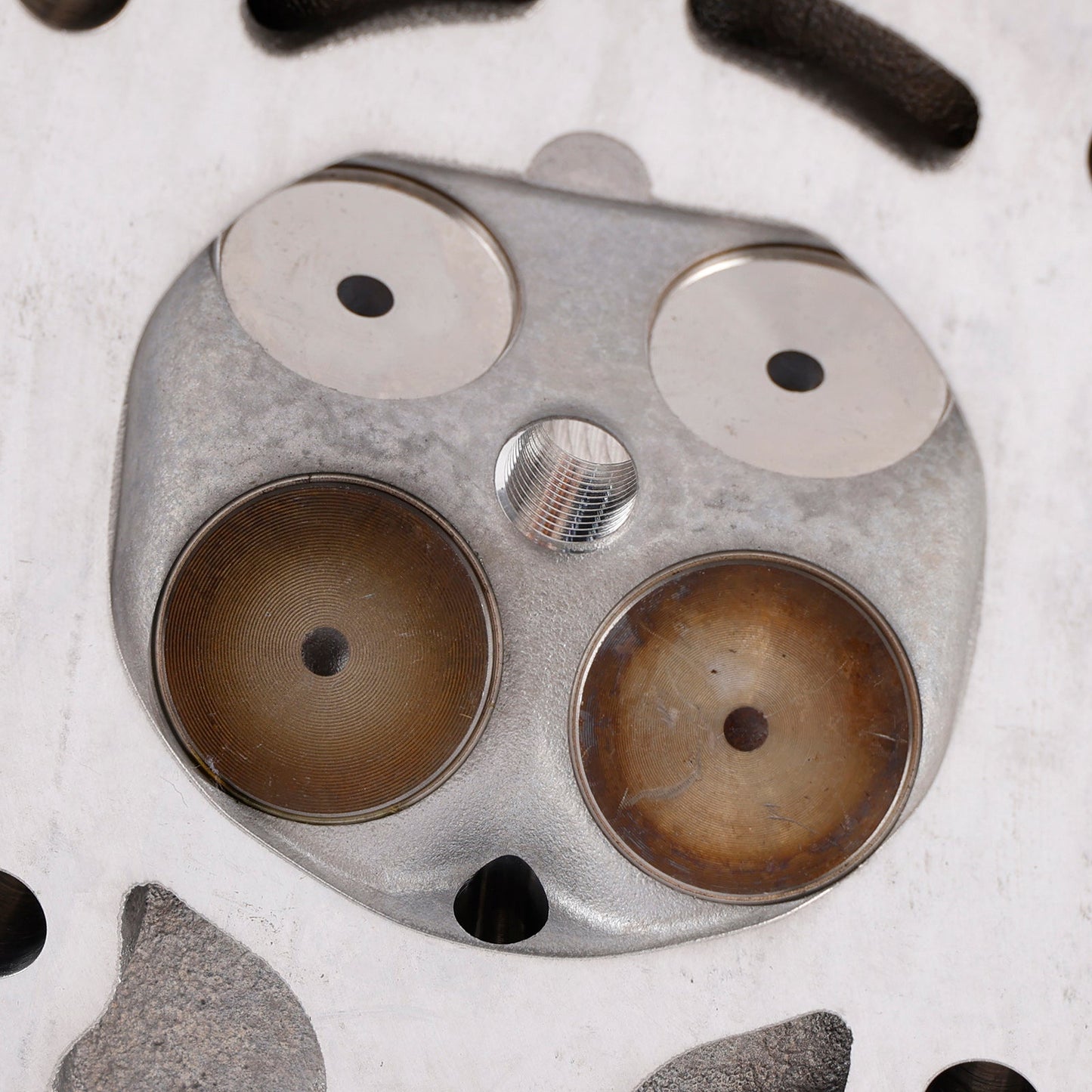 Audi CYAA CJZ CJZA CJZB CJZC CJZD CYV CYVA CYVB CYVC CYVD Cylinder Head Valves 1.2 TSI EA211 04E103064L