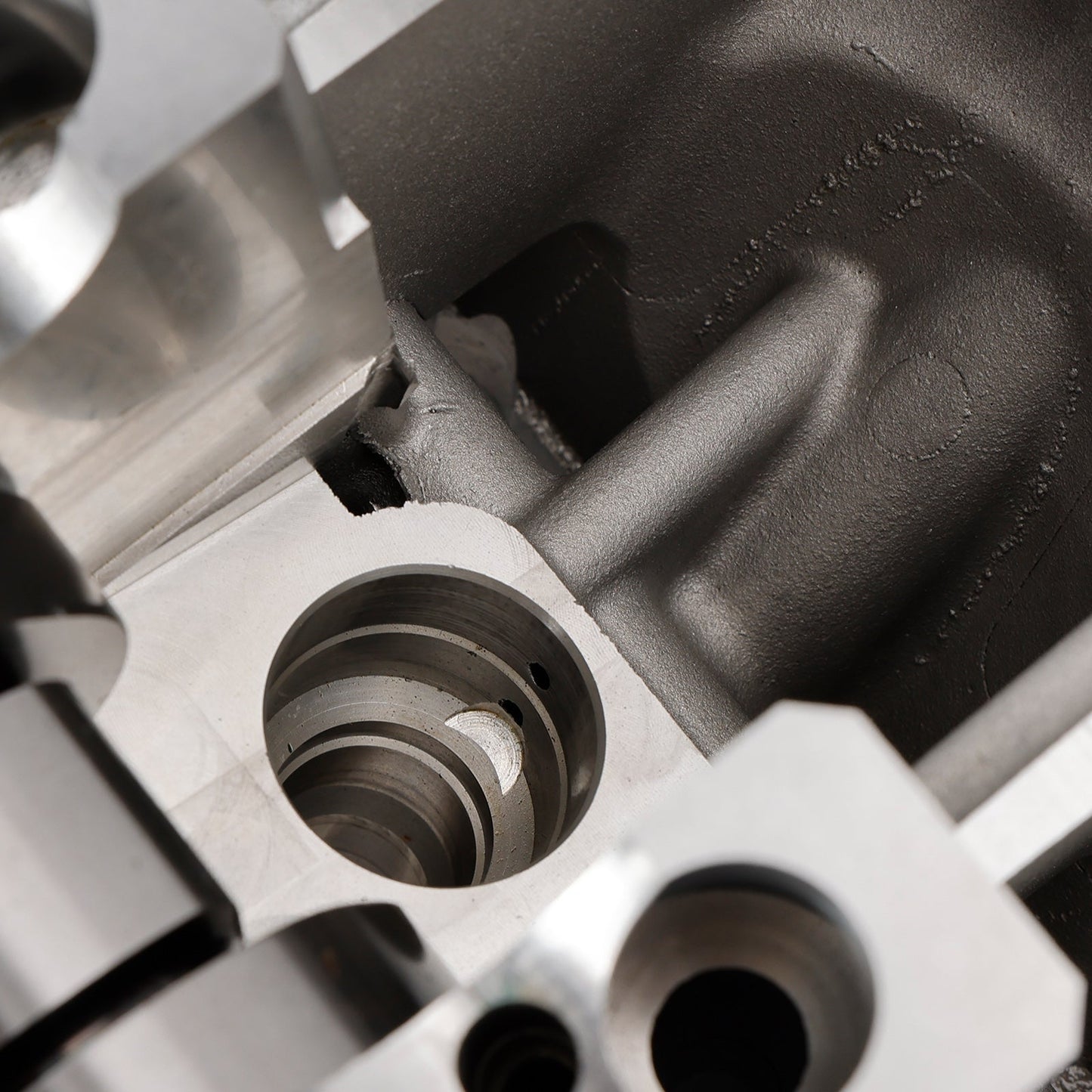 VW Audi SEAT Skoda 1.9L 8V Pump Nozzle TDI Cylinder Head Complete with Camshaft 038103373R