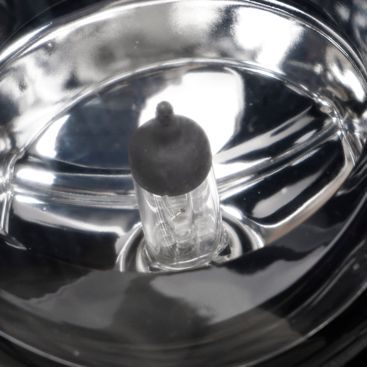 2004-2007 Audi A8 D3 1 Pcs Right Driver Side Front Bumper Fog Light