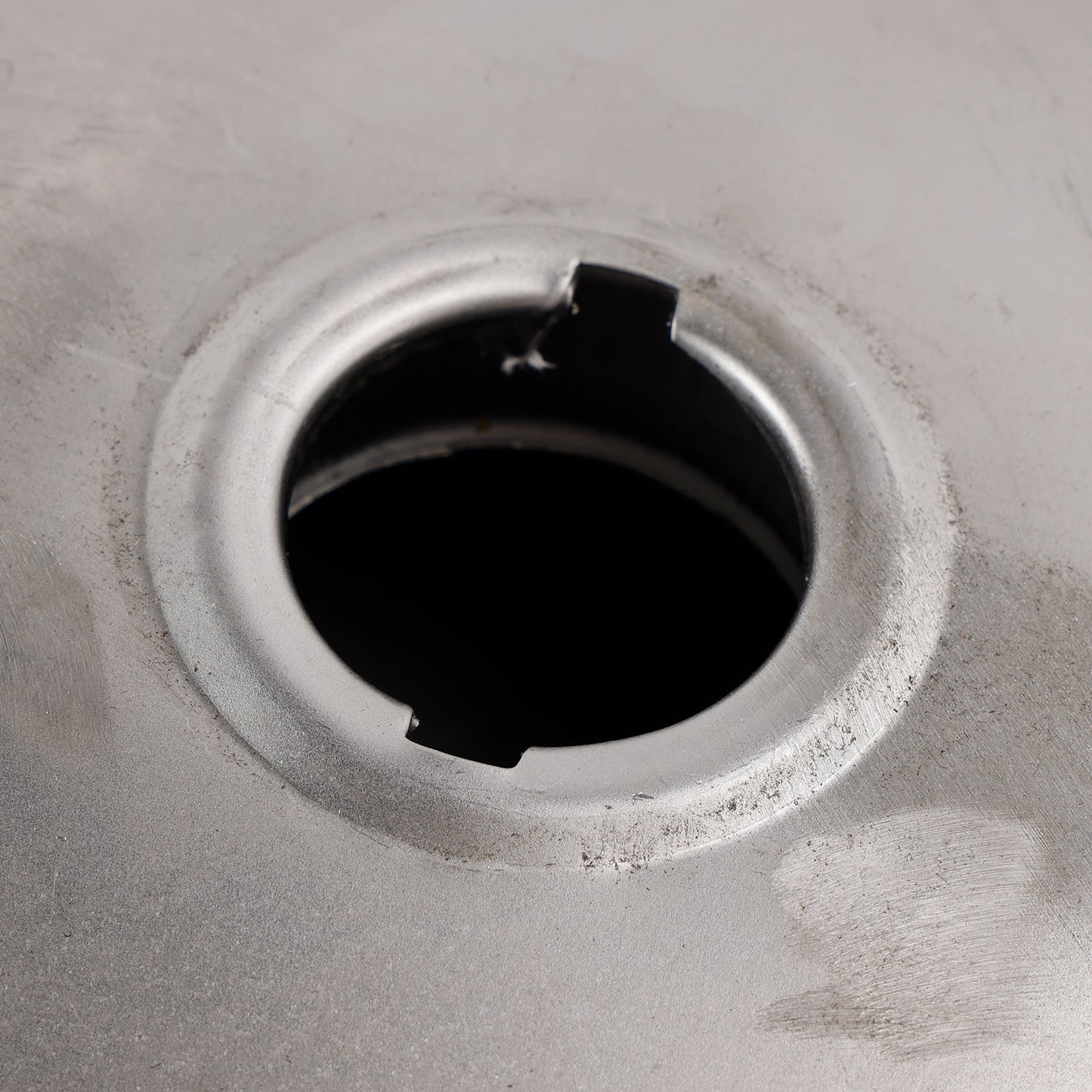 Unpainted Motorcycle Fuel Gas Tank For CFmoto Mandrill Cafe Racer 2.4 Gallon 9L