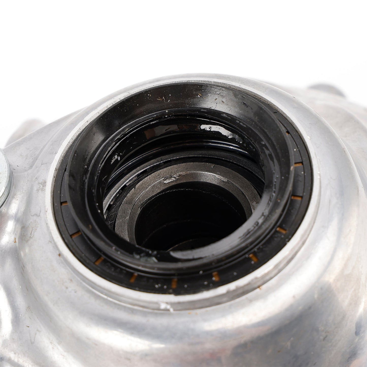 2013-2018 BMW 320i xDrive Base 2.0L L4 - Gas Front Axle Differential Carrier 31517588251 31508635861