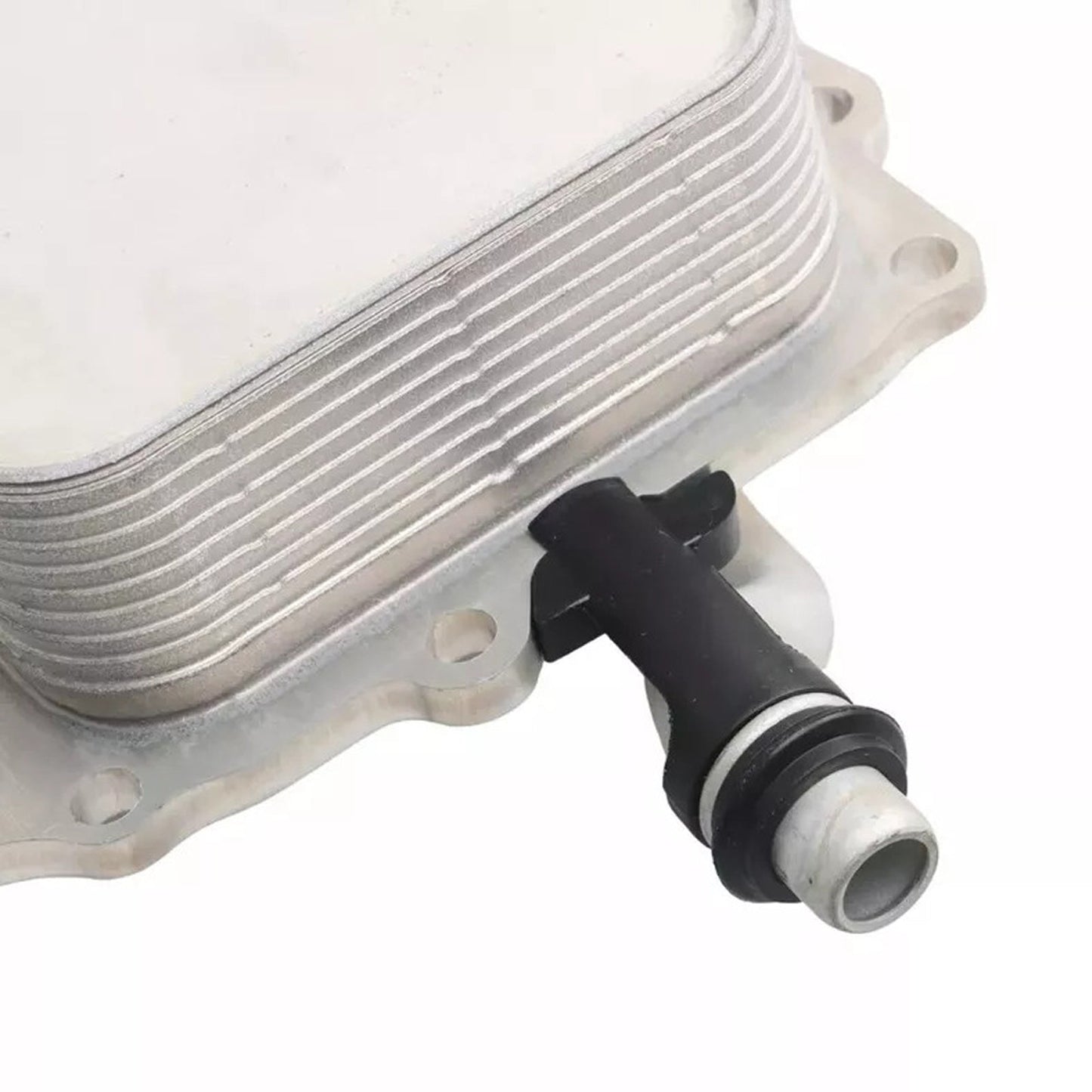2014、2016、2017、2018、2020、2021 Jaguar F-Type Engine Oil Cooler w/Gasket LR010754