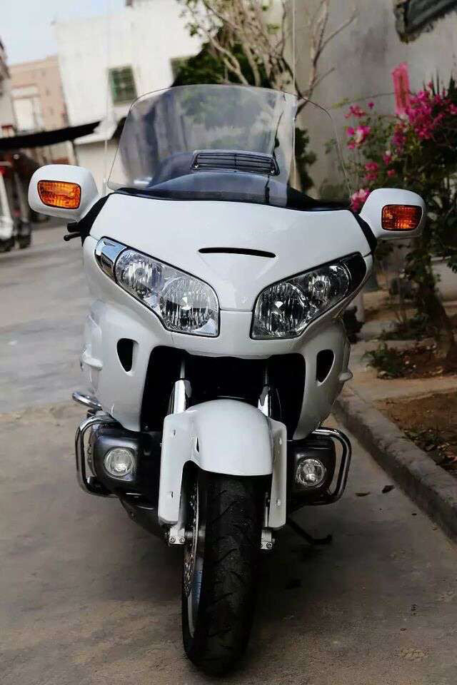 Front Chrome Headlight Cover Trims For Honda Goldwing Gold Wing GL1800 2006-2014