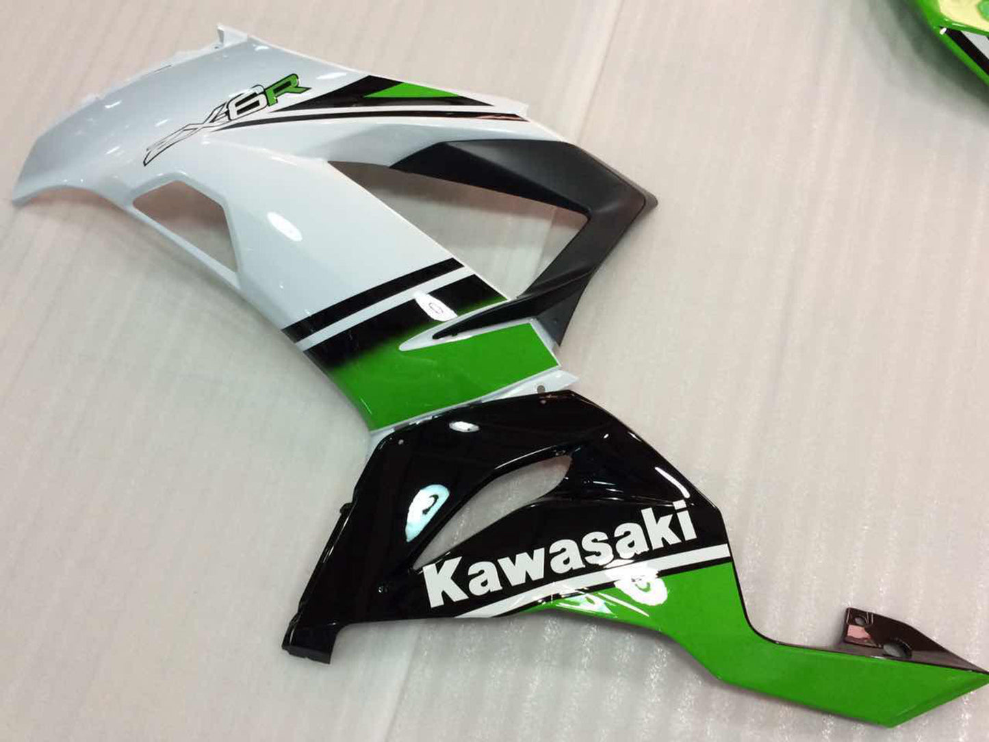 2013-2018 Kawasaki ZX6R 636 Amotopart Fairings Plastics Green White Ninja Racing